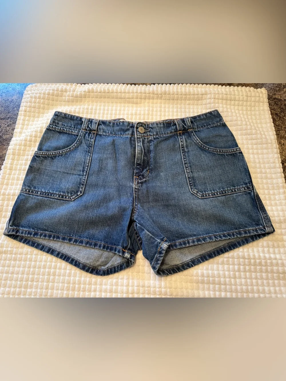 GAP Women's Denim Short - Medium Blue - Picture 1 of 12